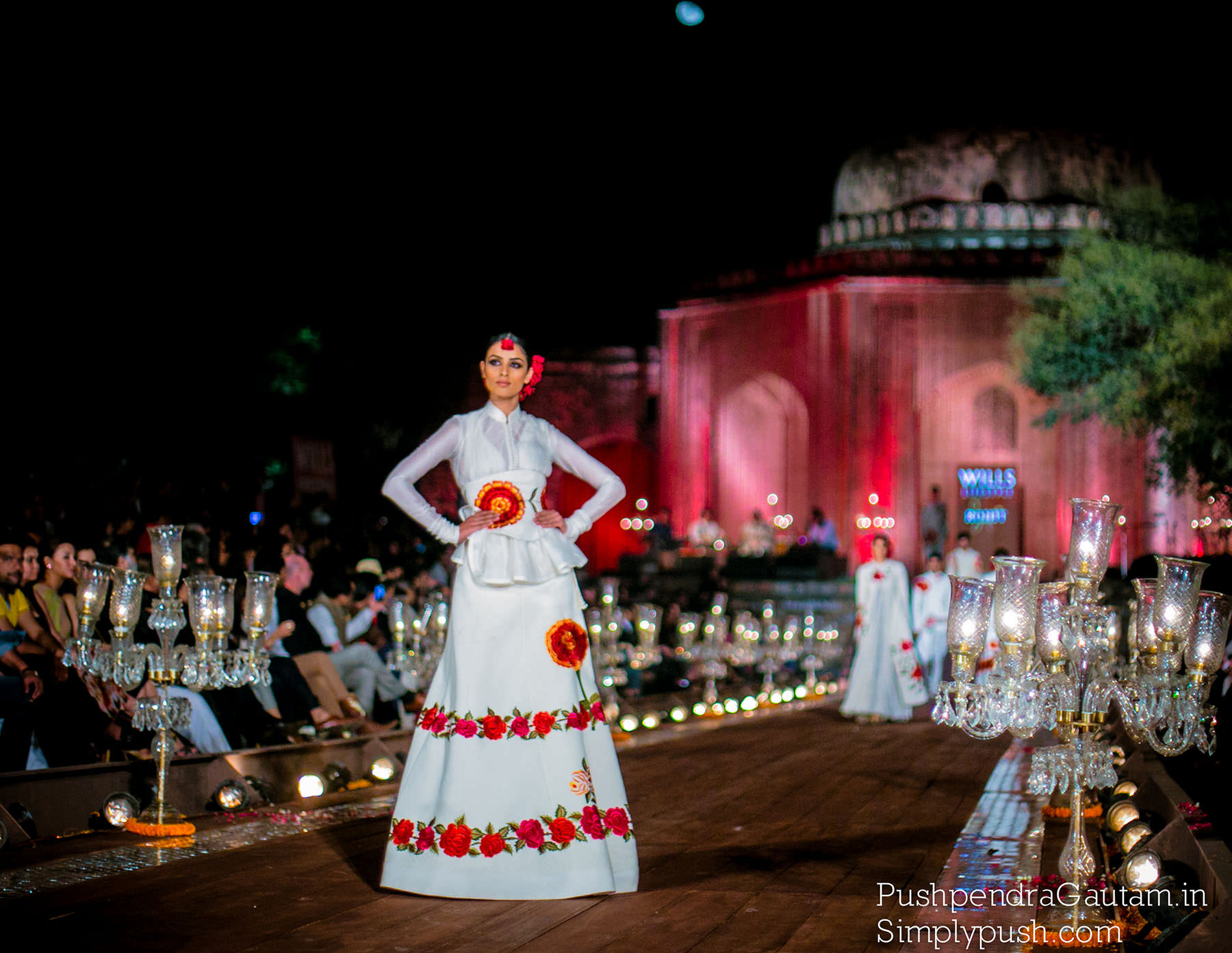 Rohit-bal-grand-finale-wifwss15-quli-khan-tomb-mehrauli-kutub-minar-show-at-wills-lifestyle-india-fashion-week-ss15-Rohit-bal-fashion-show-india-at-wills-india-fashion-week-pushpendragautam-pics-event-photographer-india